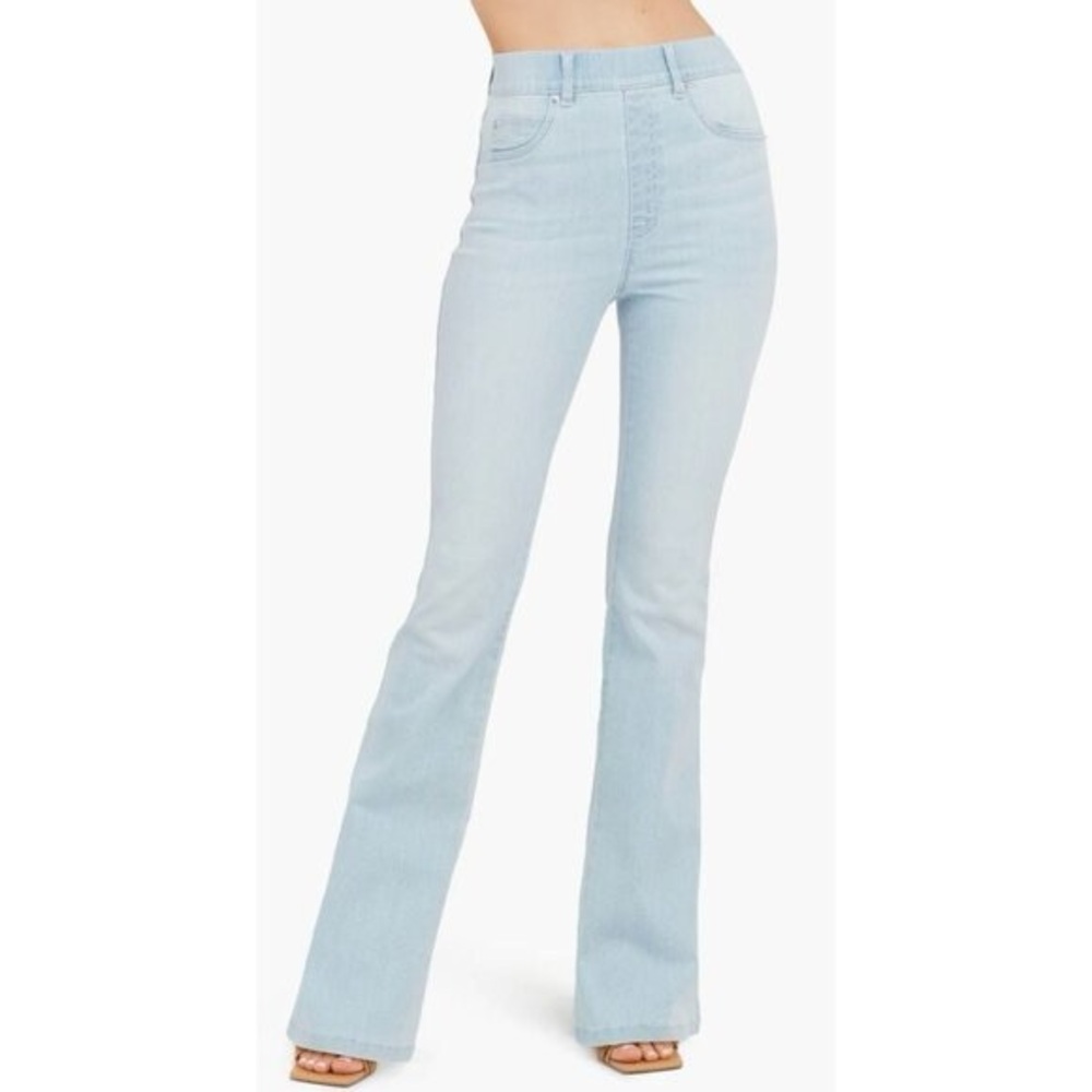 SPANX NWT Flare Leg Pull-On Jeans Retro Light Wash Size M